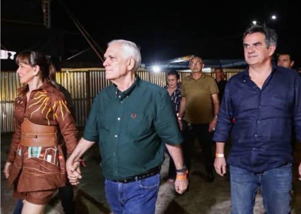 Themístocles Filho, em discurso em Esperantina, pede votos para Ciro Nogueira
