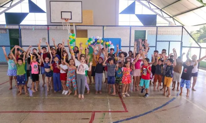 Colônia de Férias do Programa Vamos Aprender atende mais de 2 mil alunos em escolas de Piripiri
