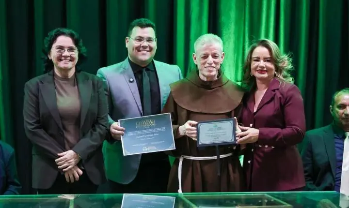Frei Juá recebe Título de Cidadania Piripiriense