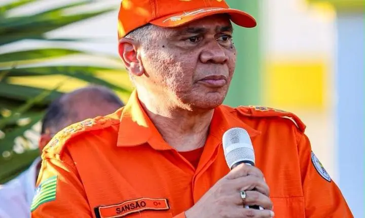 Governo do Piauí entrega três novas viaturas ao Corpo de Bombeiros em Piripiri