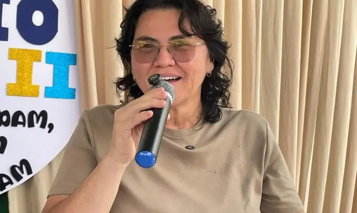 Prefeita Jôve Oliveira participa de edição especial da Rádio CAPS II durante celebração dos 21 anos do serviço