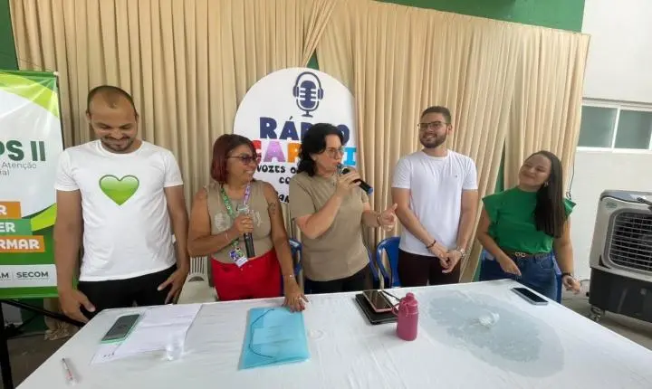 Prefeita Jôve Oliveira participa de edição especial da Rádio CAPS II durante celebração dos 21 anos do serviço