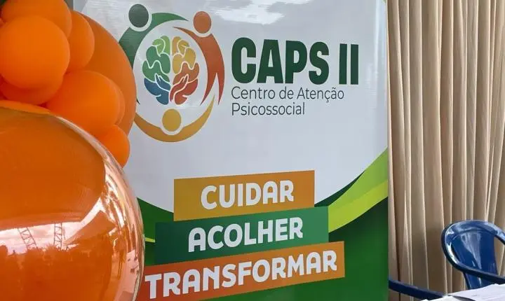 Prefeita Jôve Oliveira participa de edição especial da Rádio CAPS II durante celebração dos 21 anos do serviço