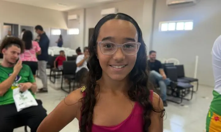 Prefeitura de Piripiri entrega 250 óculos a estudantes da Rede Municipal de Ensino