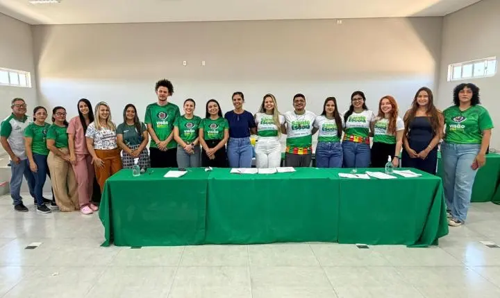 Prefeitura de Piripiri entrega 250 óculos a estudantes da Rede Municipal de Ensino