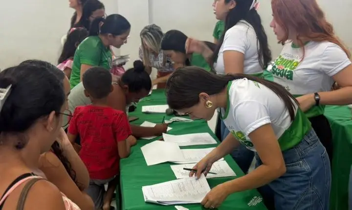 Prefeitura de Piripiri entrega 250 óculos a estudantes da Rede Municipal de Ensino