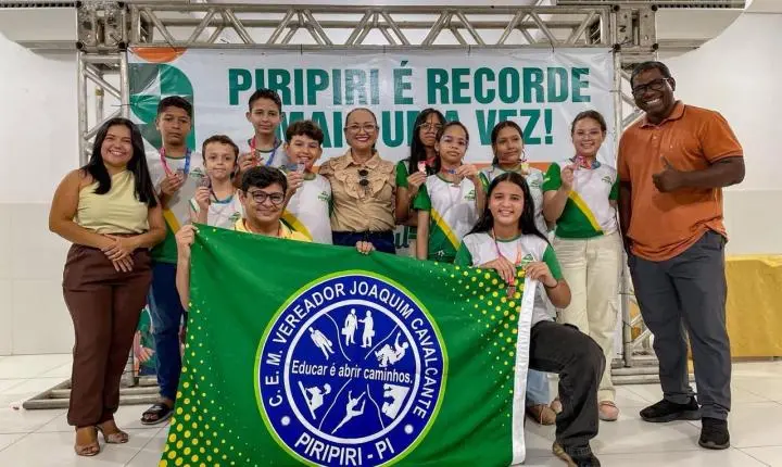 SEDUC de Piripiri entrega 328 medalhas da OBMEP Mirim a estudantes da rede municipal