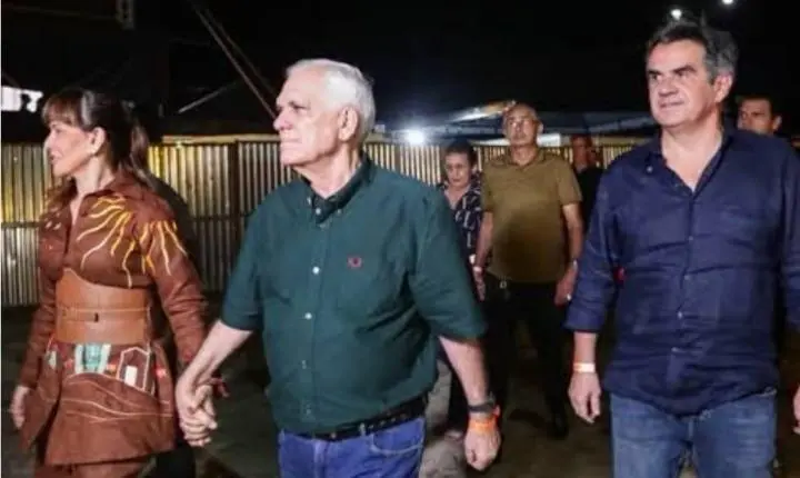 Themístocles Filho, em discurso em Esperantina, pede votos para Ciro Nogueira